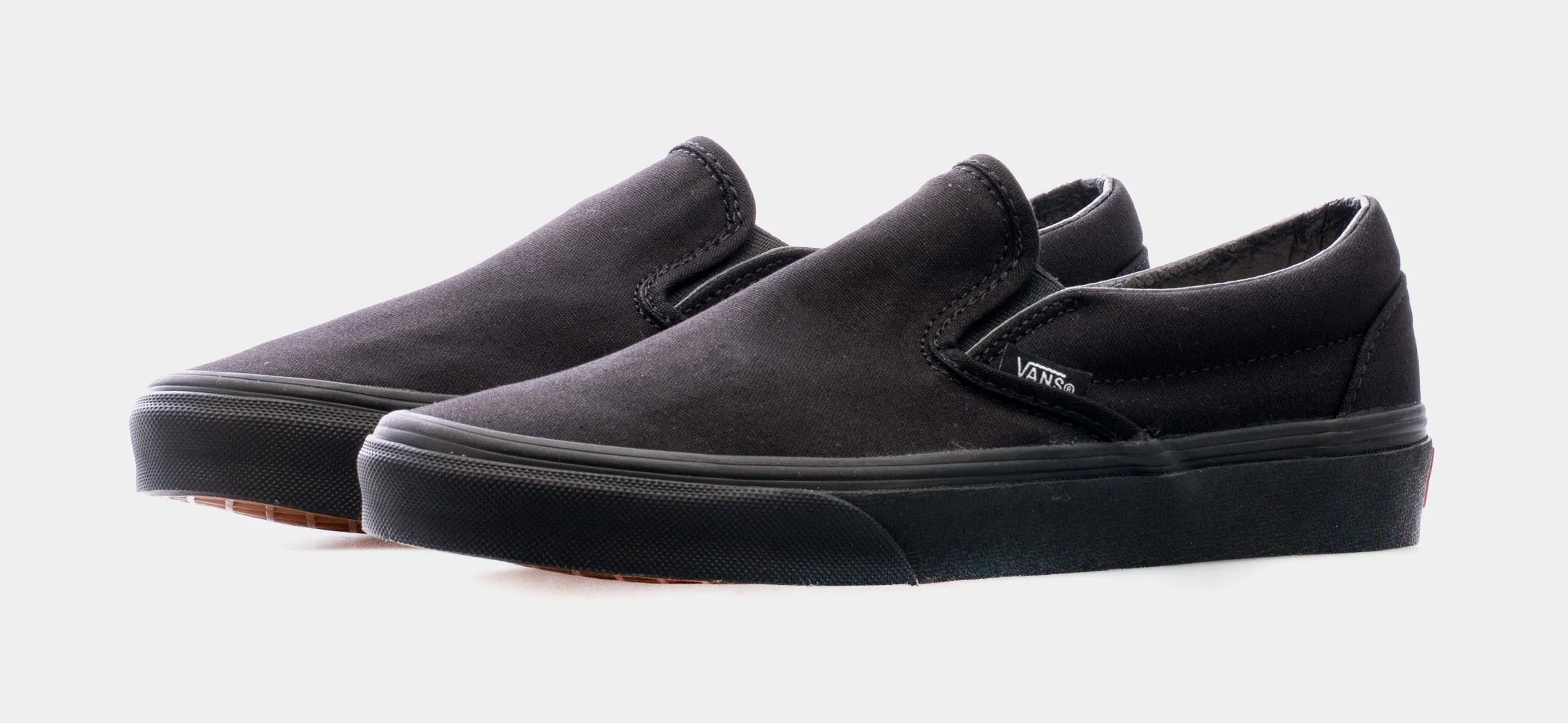 Classic Slip On Mens Skateboarding Shoe (Black)