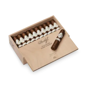 Davidoff Millennium Blend Short Robusto Cigar