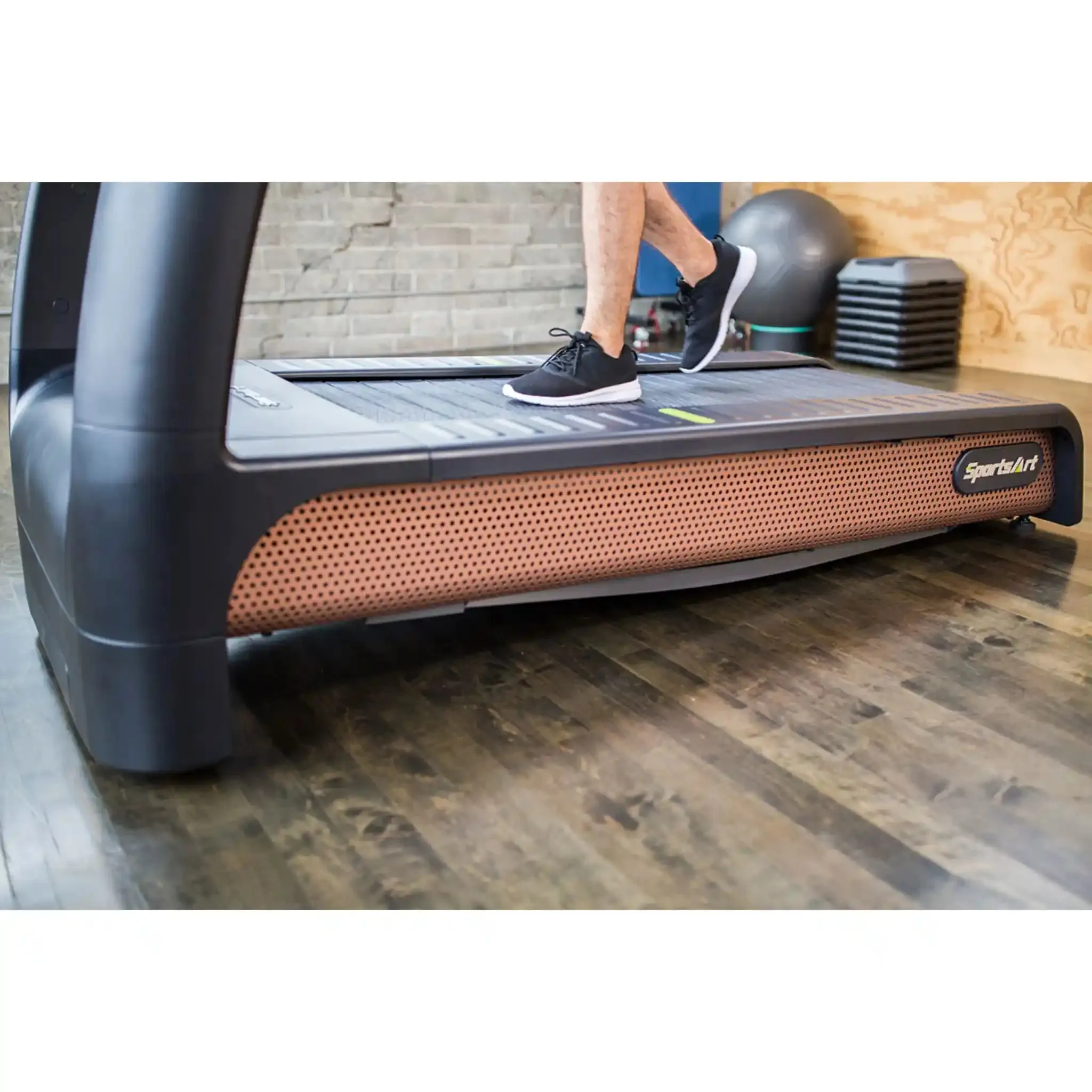 SportsArt N685 Verde Status Eco-Natural Treadmill