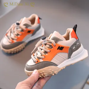 Stylish children's sports shoe