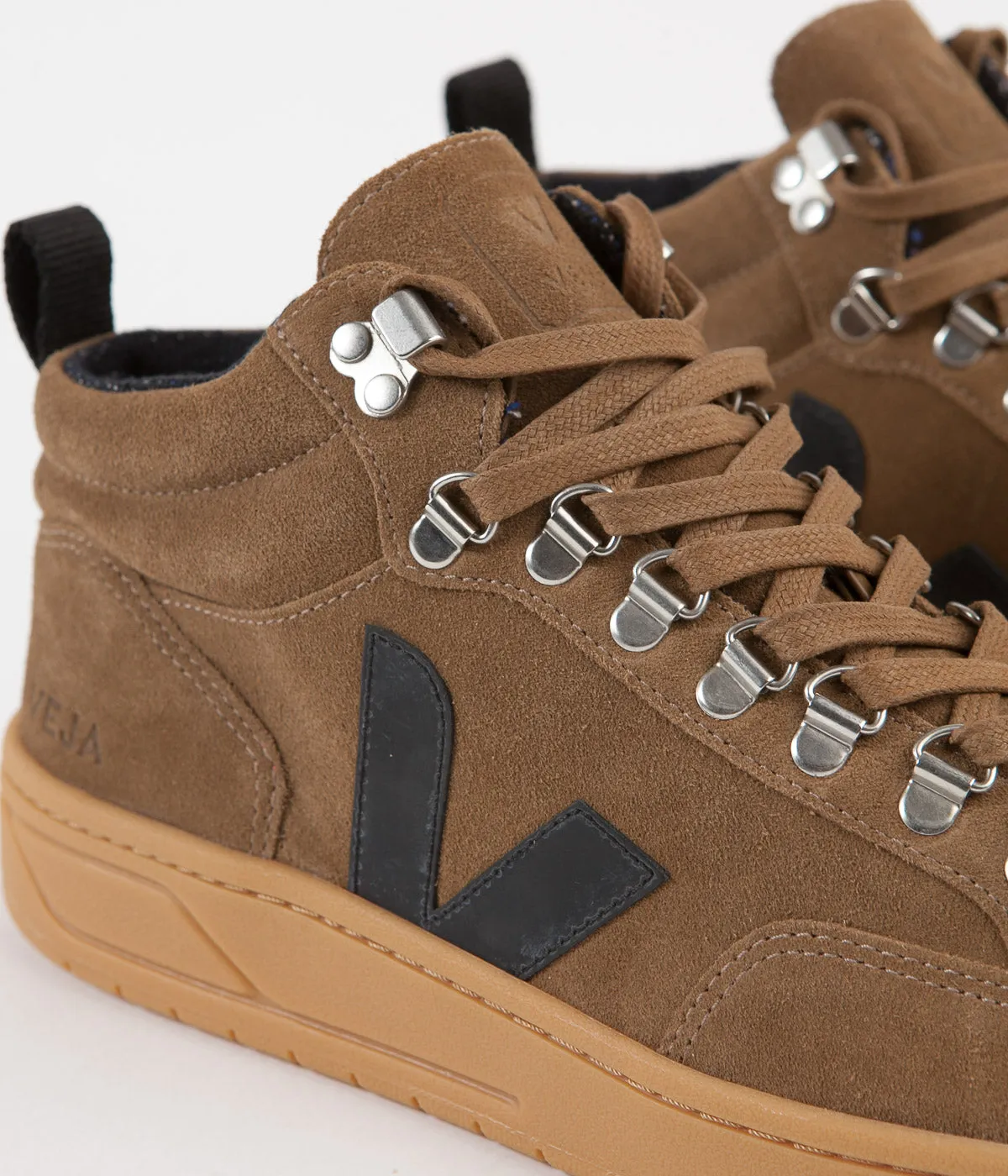 Veja Roraima Suede Shoes - Brown / Black / Gum Sole