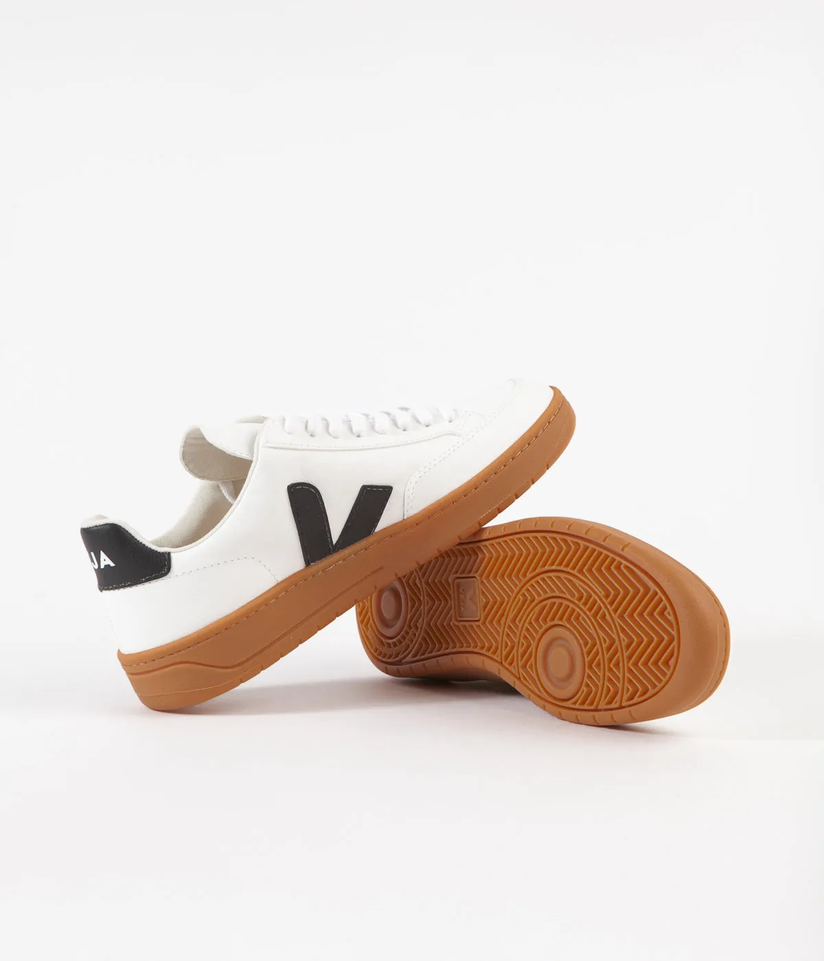 Veja V-12 Chromefree Shoes - Extra White / Black / Gum Sole